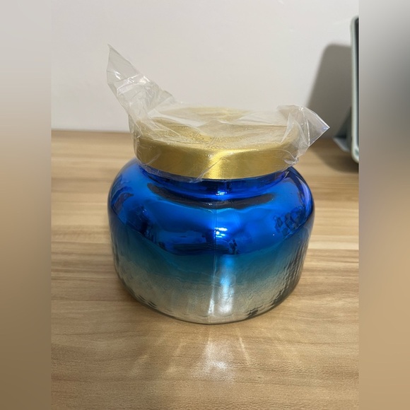 Anthropologie x Capri Blue Volcano Candle in Ombre Faceted Glass Jar | 19 oz. - Picture 4 of 7